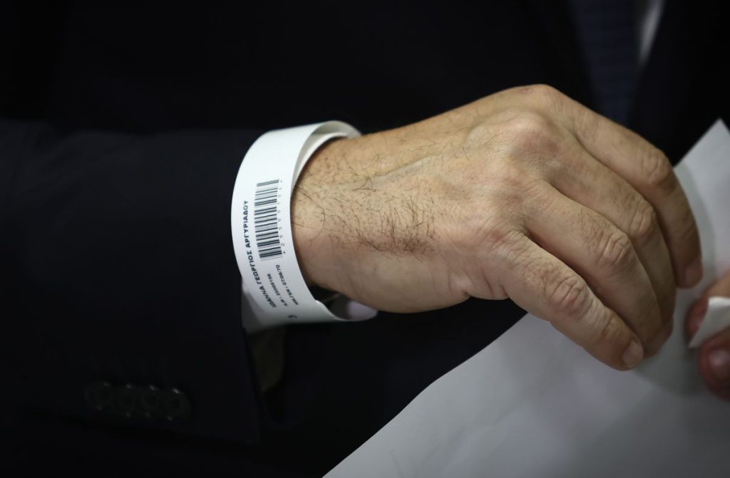«Έρχεται» ηλεκτρονικό βραχιολάκι στα επείγοντα: Η βοήθεια στη μείωση αναμονής