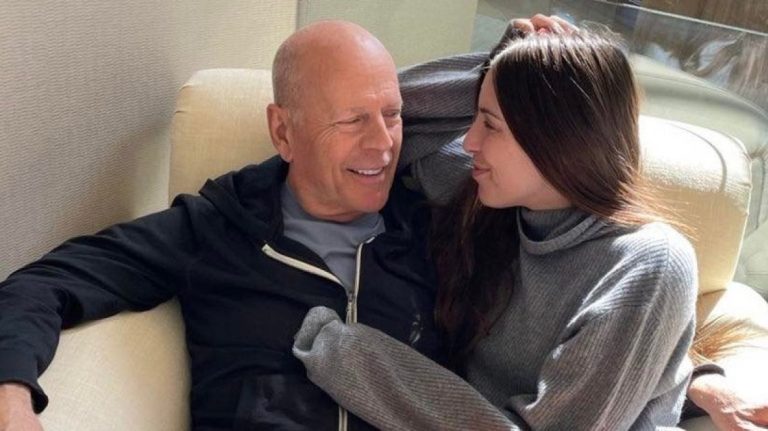 Σπάνια δημόσια εμφάνιση του Μπρους Γουίλις με τους σωματοφύλακές του (photo)