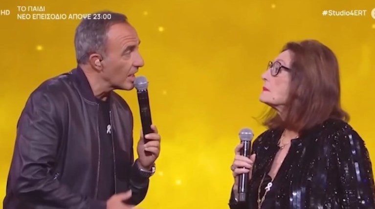 Συγκίνηση από το ντουέτο Μούσχουρη-Αλιάγα στη Γαλλική τηλεόραση -Τραγούδησαν το «Χάρτινο το φεγγαράκι» (Video)