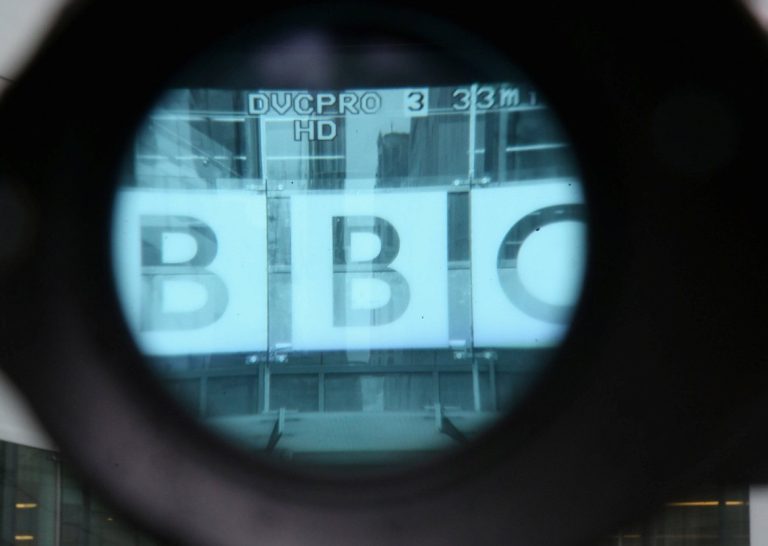 Δεν φτάνει η συγγνώμη του BBC για τον Τραμπ
