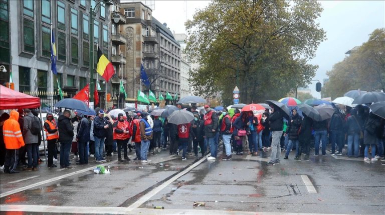 Το Βέλγιο «παγώνει» λόγω τριήμερης απεργίας
