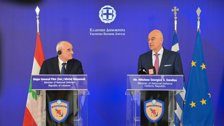 Συνάντηση Δένδια-Μενάσα: «Η Ελλάδα ενισχύει τον Λίβανο με τεθωρακισμένα»- Έμφαση στην προστασία των χριστιανικών κοινοτήτων της Μέσης Ανατολής