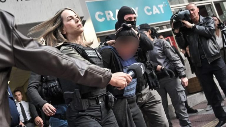 Σαλαμίνα: Σοκ από την ακραία βία της 46χρονης νύφης που δολοφόνησε την πεθερά της