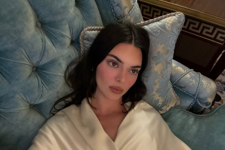 H Kendall Jenner έγινε 30 και είναι too sexy! (Photo)