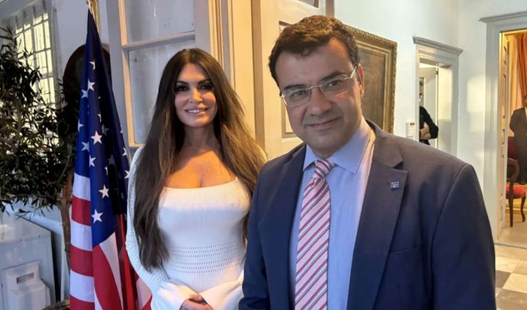 Η Ύδρα τίμησε την Κίμπερλι Γκιλφόιλ