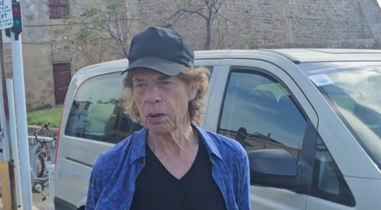 Ο ροκ σταρ Μικ Τζάγκερ στα Χανιά