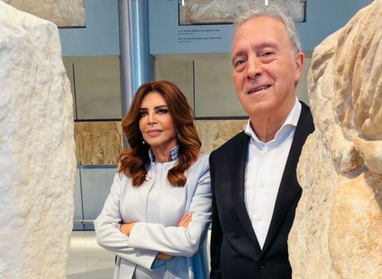 Η Μιμή Ντενίση φωτίζει την ιστορία των Μαρμάρων του Παρθενώνα