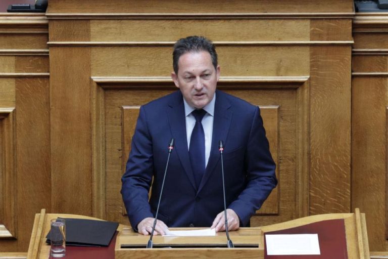 Πώς ο Στέλιος Πέτσας αποδόμησε την… καραμέλα της Αριστεράς