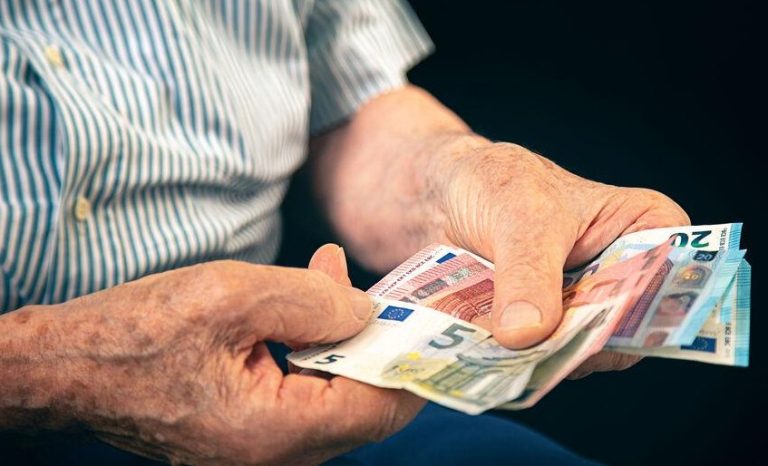 Πόσο θα αυξηθούν οι συντάξεις το 2026