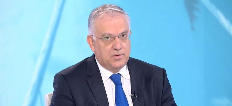 Τάκης Θεοδωρικάκος: «Βάζουμε τέλος στα ψιλά γράμματα και στις καταχρηστικές πρακτικές των τραπεζών»