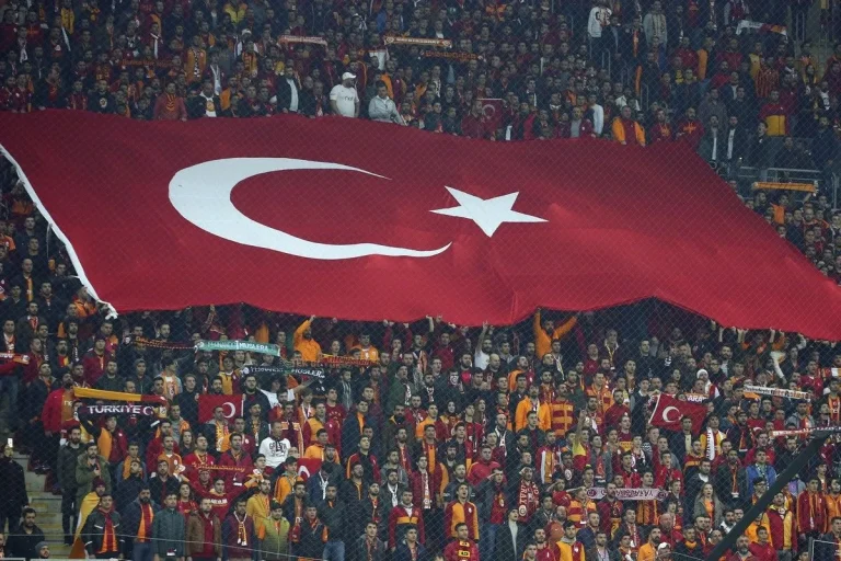«Σεισμός» στην Τουρκία από το στοιχηματικό σκάνδαλο: Νέες ποινές σε 224 ποδοσφαιριστές και 24 διαιτητές