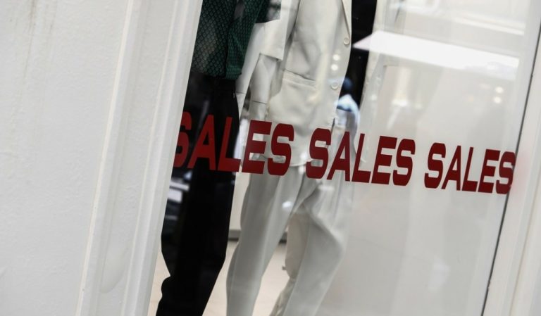 Οι χειμερινές εκπτώσεις είναι κοντά-Πότε ξεκινούν