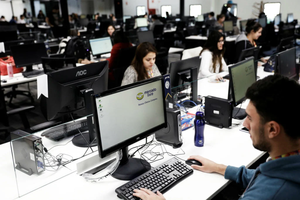Νέο σχέδιο για το brain drain: Μείωση φόρου 50% σε εργαζόμενους που γυρίζουν στην Ελλάδα
