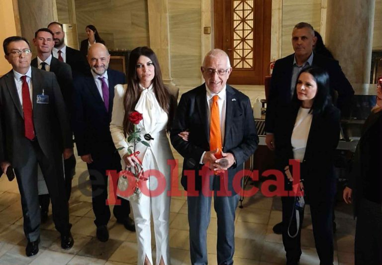 To τριαντάφυλλο του Νικήτα στην Κίμπερλι (Photo)