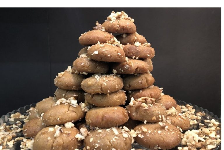 Το μεγάλο δίλημμα: Κρύα μελομακάρονα-ζεστό σιρόπι ή Ζεστά μελομακάρονα- κρύο σιρόπι (Video)