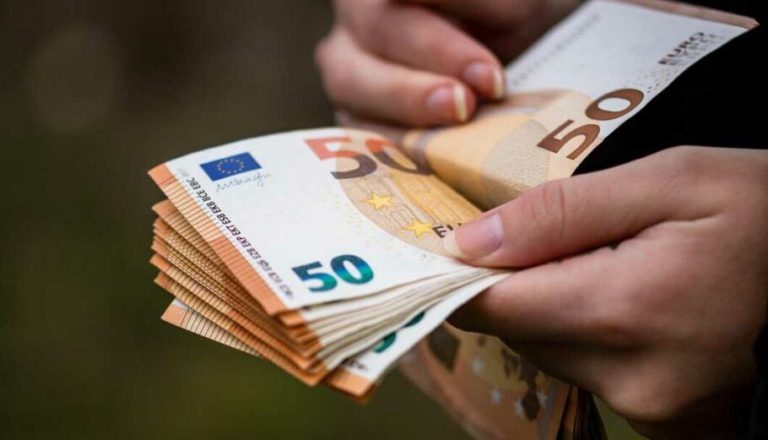 Αυξήσεις μισθών από το 2026: Ποιοι εργαζόμενοι ευνοούνται
