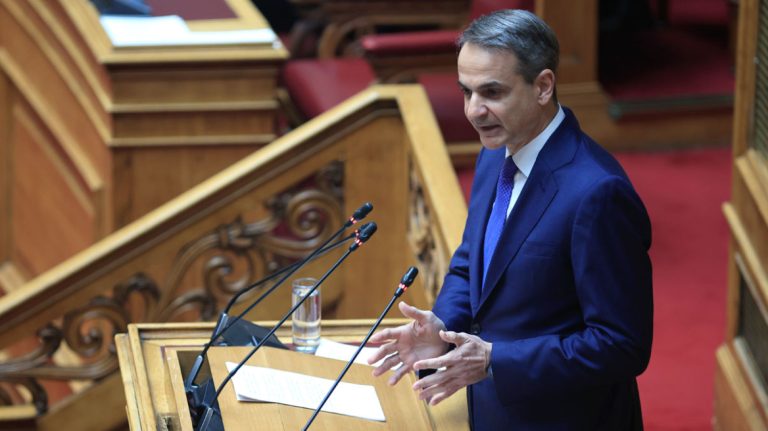 Ο Μητσοτάκης «έστειλε» βουλευτή του ΠΑΣΟΚ στο… ΚΚΕ
