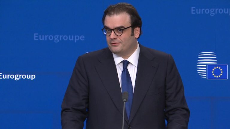 Πιερρακάκης: Υπαρκτός ο κίνδυνος παγκόσμιας επιβράδυνσης 