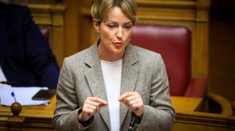 Αλεξάνδρα Σδούκου: Ίδια συνταγή με το 2015 ο Αλέξης Τσίπρας (VIDEO)