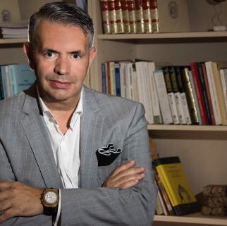 Η γενιά που μεγαλώνει διψασμένη για αξία