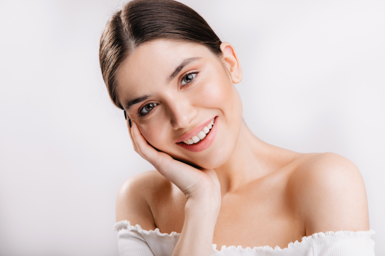 Λιγότερο make-up, περισσότερη αυτοπεποίθηση: Τι λένε οι επιστήμονες