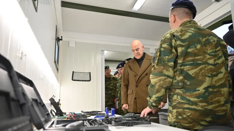 Στην «φωλιά» των ελληνικών drones στην Ξάνθη o Νίκος Δένδιας
