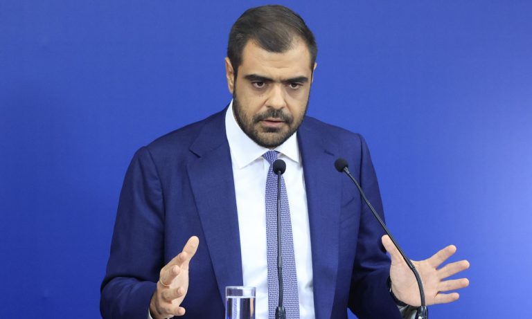 Παύλος Μαρινάκης: «Συκοφαντία και λαθροχειρία με τον μανδύα των ερωτήσεων»