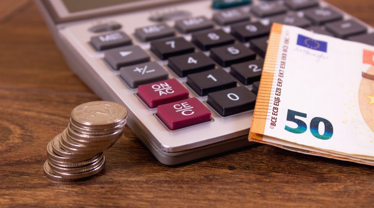 Ποιοι και γιατί δεν είδαν αύξηση μισθού λόγω μειωμένης παρακράτησης φόρου