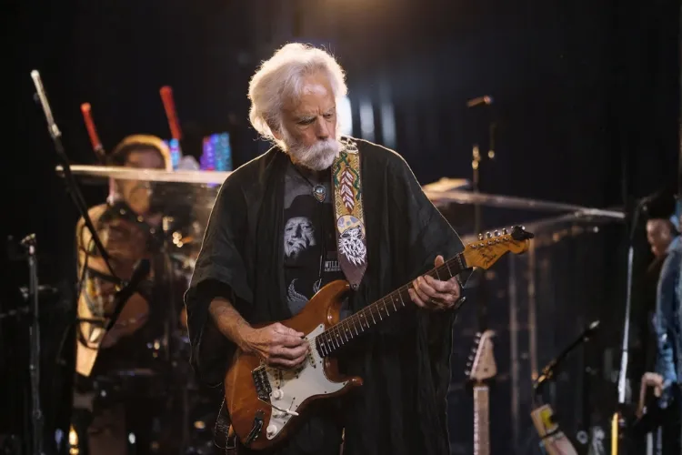 H ροκ σκηνή θρηνεί τον Μπομπ Γουίρ των Grateful Dead (VIDEO & PHOTOS)