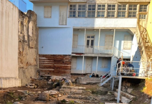 «Oικία Κοκοβίκου» στην Πλάκα- Βρέθηκαν αρχαιότητες στην αυλή του (Photo)