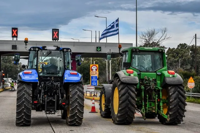 Αποφασισμένοι οι αγρότες – Σκληραίνουν την στάση τους