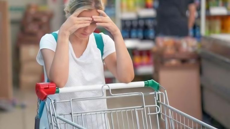 Έρευνα «καμπανάκι»: Η ακρίβεια στραγγαλίζει τα νοικοκυριά