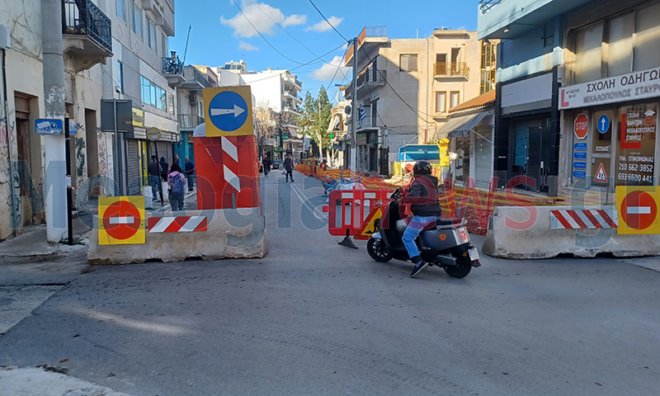 Ανάπλαση χωρίς τέλος στο Κορωπί: Αντιδράσεις για το έργο της Λ. Βασ. Κωνσταντίνου