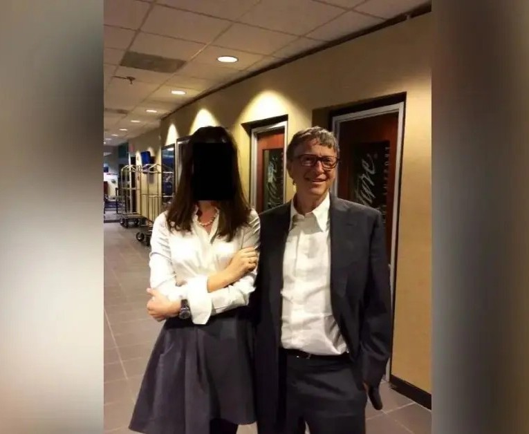 Κουτσομπολιό μεγατόνων στα νέα έγγραφα Έπσταϊν: Το αφροδίσιο νόσημα του Μπιλ Γκέιτς και η αντιβίωση για τη σύζυγό του