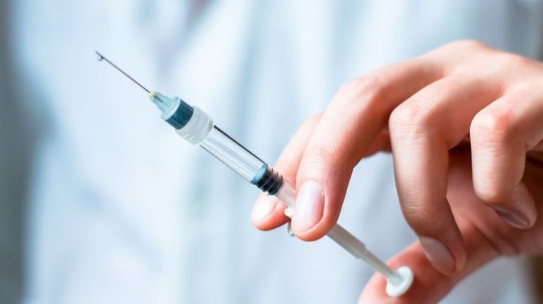 Εξατομικευμένο εμβόλιο mRNA μειώνει κατά 49% τον κίνδυνο υποτροπής στο μελάνωμα