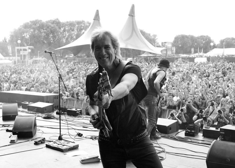 «Έφυγε» από τη ζωή ο θρυλικός πρώην μπασίστας των Scorpions (PHOTO)