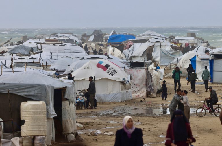 Γάζα: Απειλή αποκλεισμού για 37 ανθρωπιστικές οργανώσεις-Παγκόσμια κατακραυγή για την απόφαση του Ισραήλ