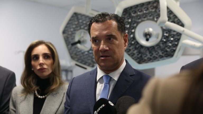 Γεωργιάδης: Όσο η «συμμορία της μιζέριας» γκρινιάζει, εμείς θα κάνουμε πράξη τις δεσμεύσεις μας (video)
