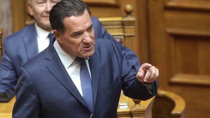 Η συγγνώμη στον… Καραγκιόζη και τα πυρά στον Βαρουφάκη