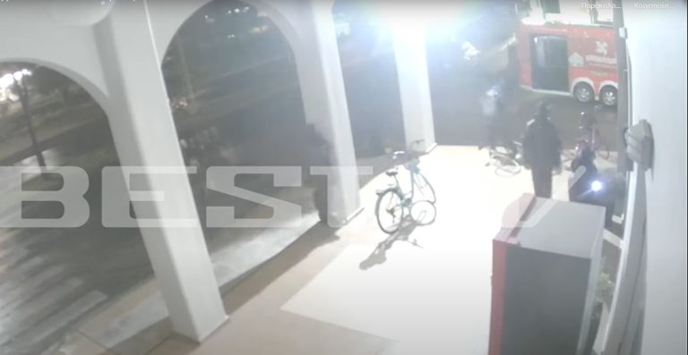 Κινηματογραφική εισβολή: Έφτασαν με ποδήλατα και μπούκαραν στα γραφεία του ΚΤΕΛ Καλαμάτας (VIDEO)