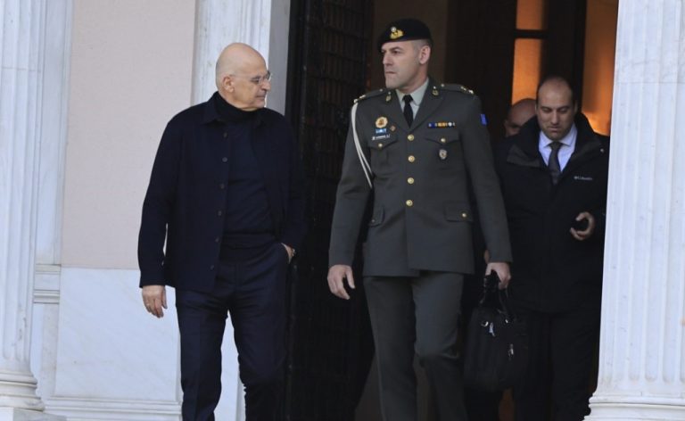Γιατί το ΚΥΣΕΑ αποφάσισε παράταση θητείας όλων των Αρχηγών