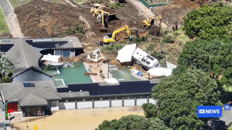 Σοκαριστικό βίντεο από την κατολίσθηση στην Νέα Ζηλανδία – Τη στιγμή που καταρρέει το έδαφος