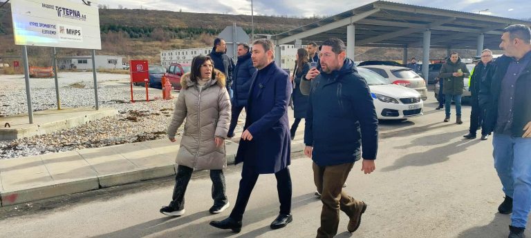 Στην «Πτολεμαϊδα 5» ο Νίκος Ανδρουλάκης: «Μαζί να βάλουμε τέλος στη διαφθορά της Ν.Δ.» είπε στην ομιλία του