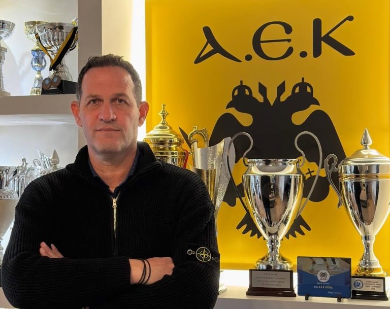 Ο νέος προπονητής της ΑΕΚ έχει διάσημο επίθετο: Ο αδελφός της απόλυτης star στα γήπεδα! (PHOTO)