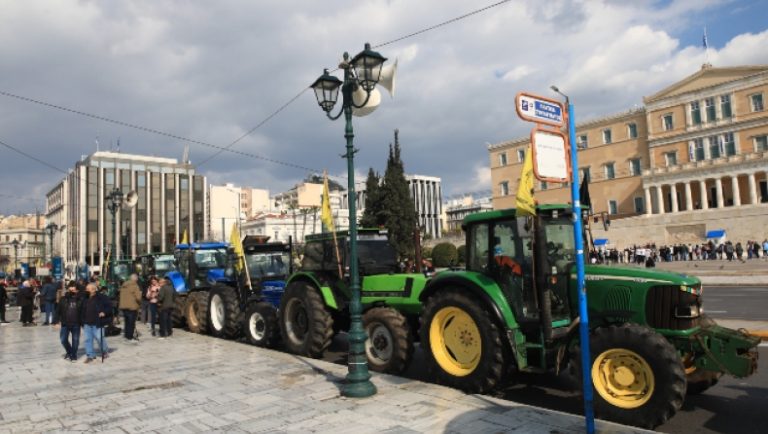 Συλλαλητήριο στην Αθήνα ετοιμάζουν την ώρα της συνάντησης στο Μαξίμου οι αγρότες (VIDEO)