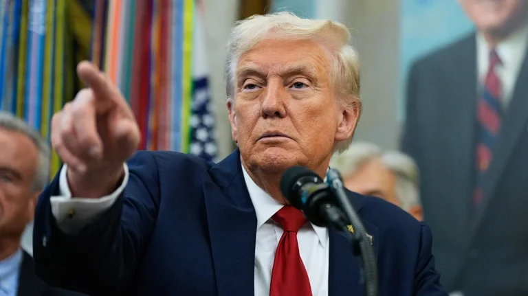 Ο Τραμπ προειδοποιεί με τον στρατό τη Μινεσότα: «Θα εφαρμόσω τον νόμο για τις εξεγέρσεις, τέλος η παρωδία»