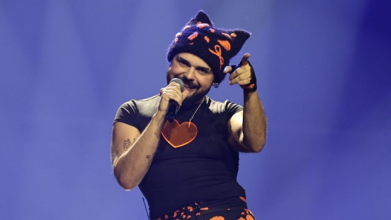 Akylas: Άφησε το τραγούδι για να γίνει… ηθοποιός; (video)