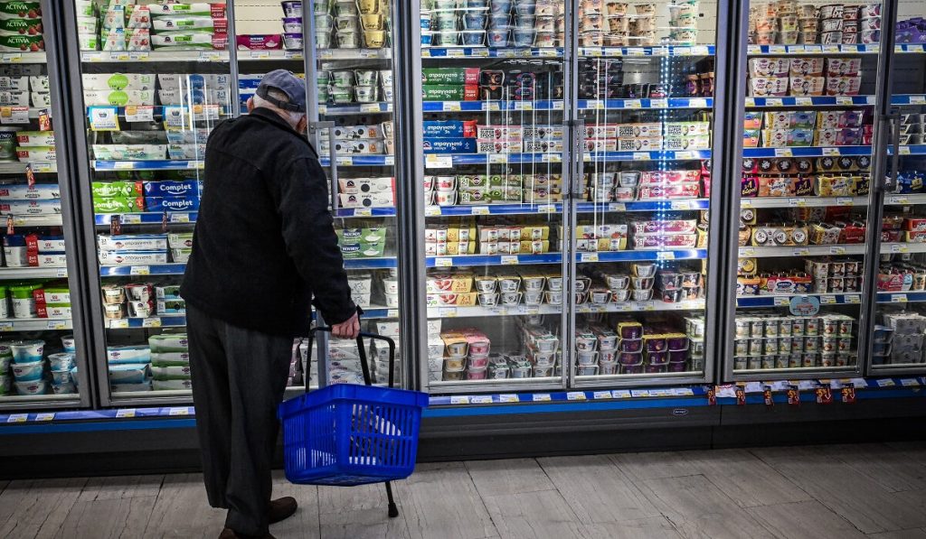 Ελλάδα: Ο επαγγελματικός κόσμος καλωσορίζει τα κυβερνητικά μέτρα για την συγκράτηση τιμών