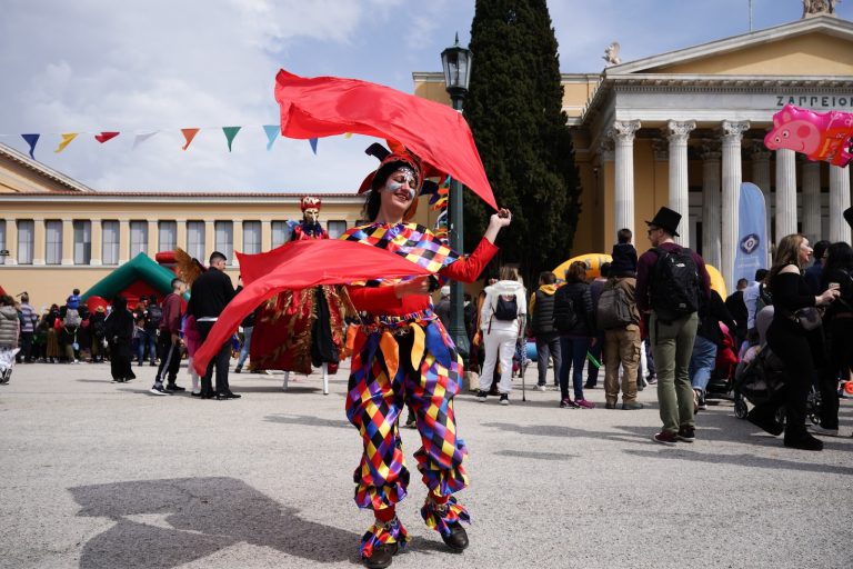 Διπλό το σκηνικό του καιρού το τριήμερο της Αποκριάς – Μετά την «ψυχρή εισβολή» έρχεται λιακάδα