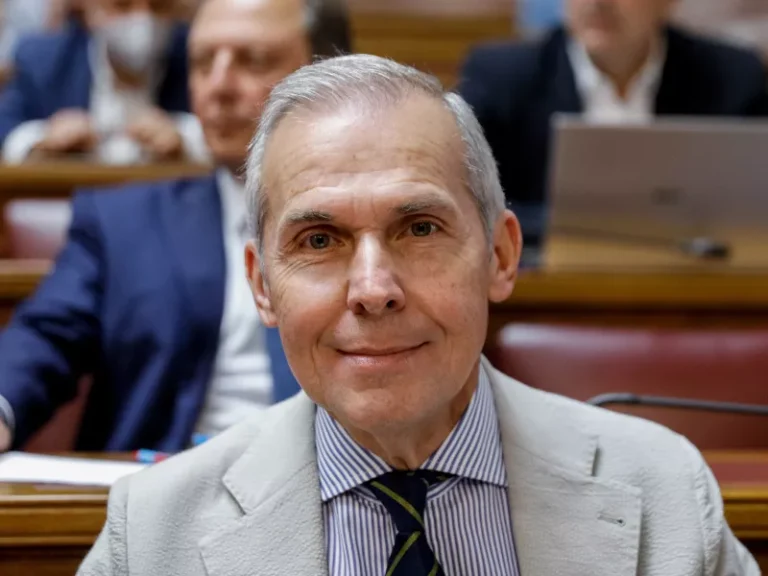 Δαβάκης διαβεβαιώνει: Το Στρατόπεδο Καραϊσκάκη θα παραμείνει δασικό